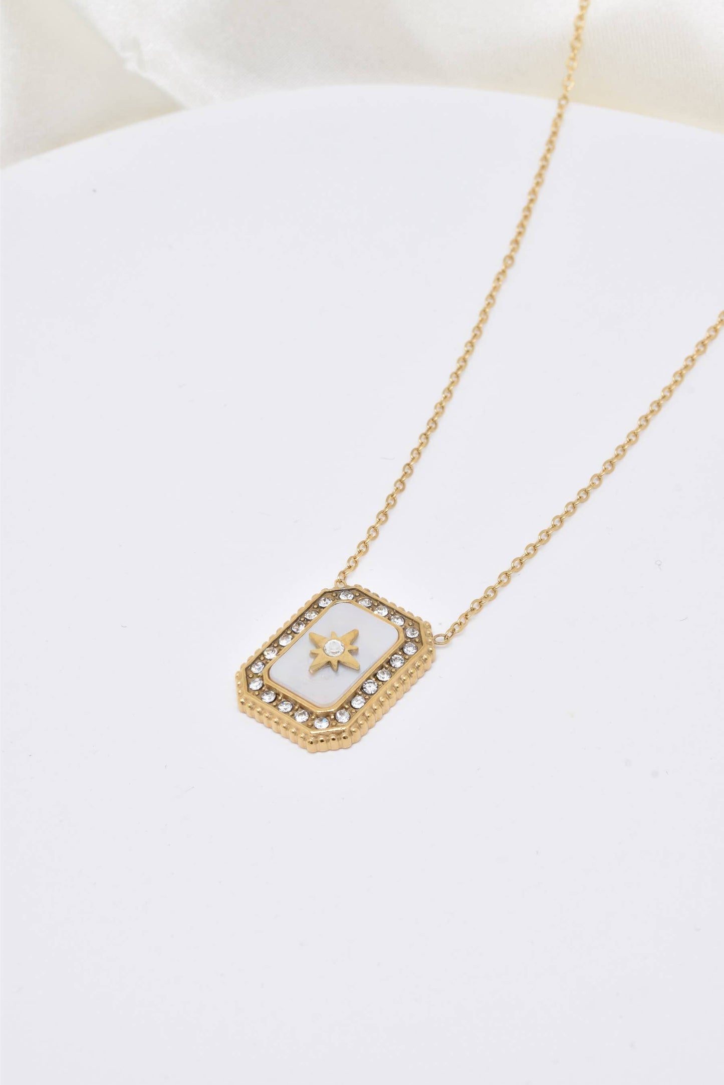 Collier Étoile du Nord Nacrée - Bijou d'intention Aurora