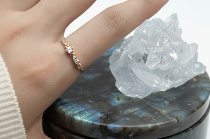 Bague Aurora – Celestial – Fine Étoile & Lune